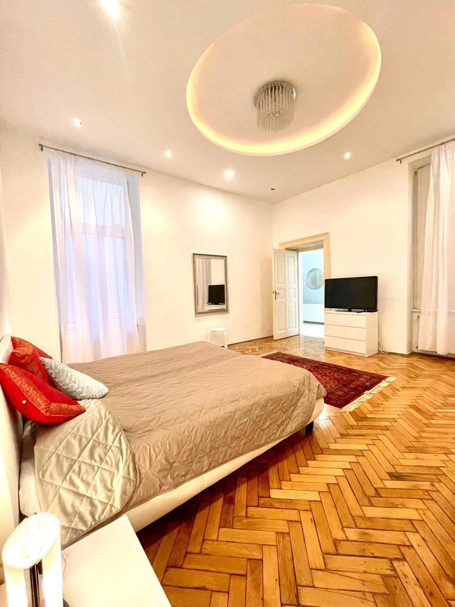 Amazing Swedish 3 Rooms Apartment In The City Center Будапешт Экстерьер фото